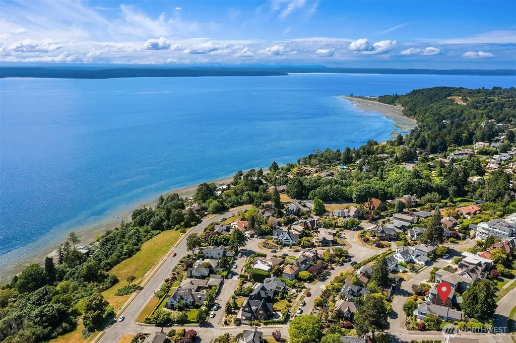 4206 W Glenmont Lane Seattle WA 98199