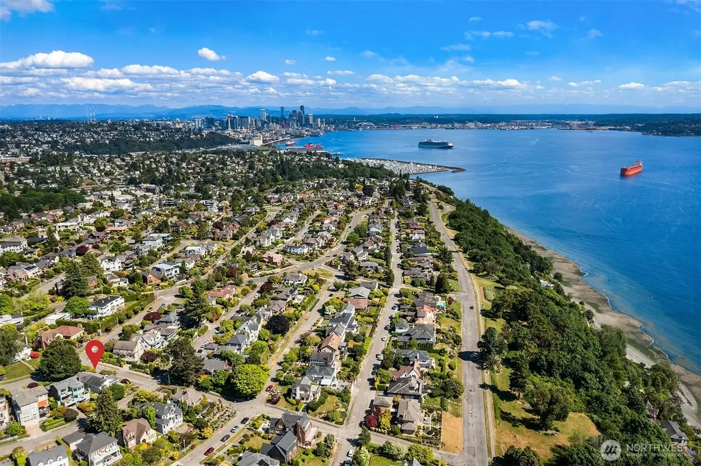 4206 W Glenmont Lane Seattle WA 98199