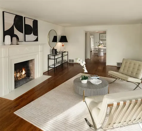 4206 W Glenmont Lane Seattle WA 98199