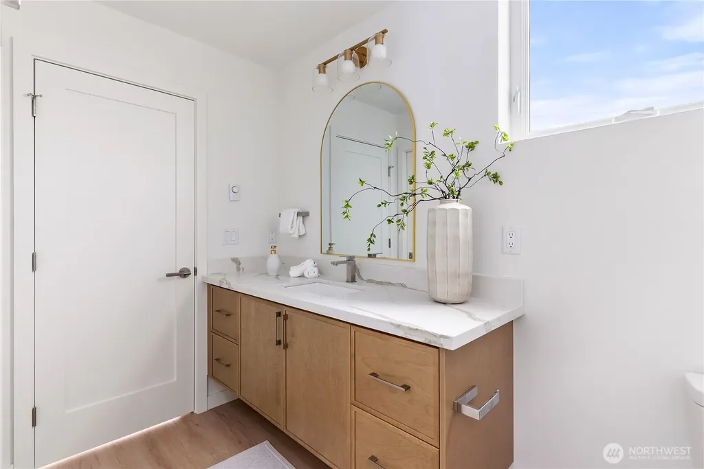 8849 Midvale Avenue N Seattle WA 98103
