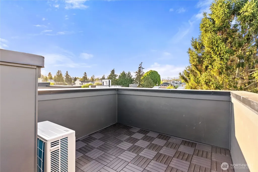 8849 Midvale Avenue N Seattle WA 98103