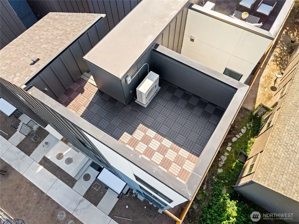 8849 Midvale Avenue N Seattle WA 98103