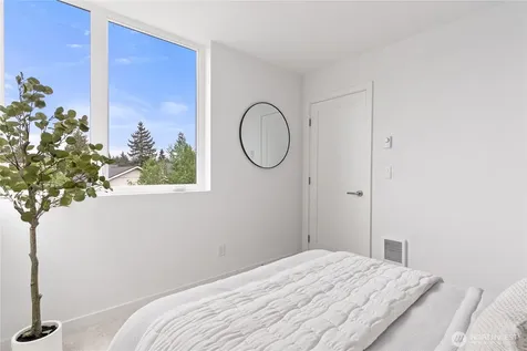 8849 Midvale Avenue N Seattle WA 98103