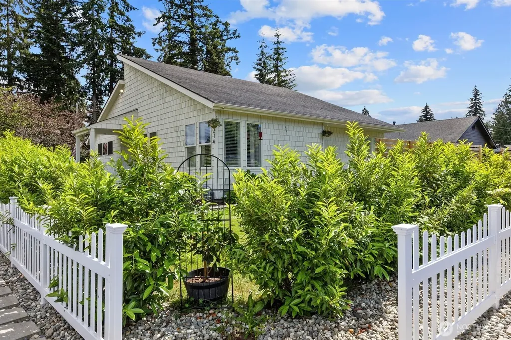216 Joann Lane Arlington WA 98223