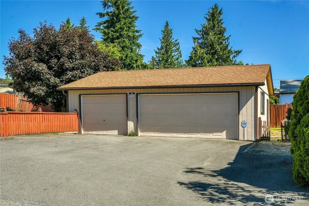 12037 S 64th Avenue Seattle WA 98178