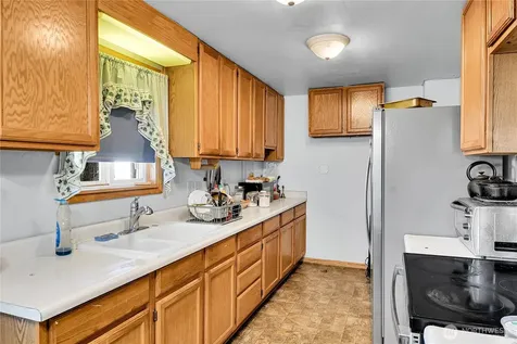 12037 S 64th Avenue Seattle WA 98178