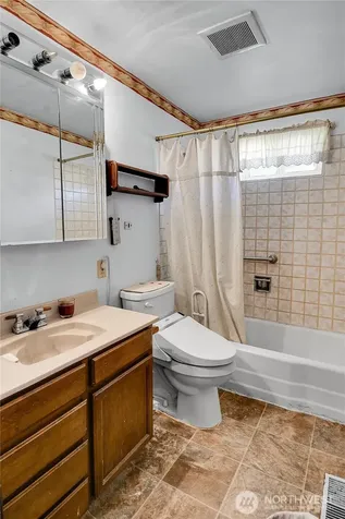 12037 S 64th Avenue Seattle WA 98178