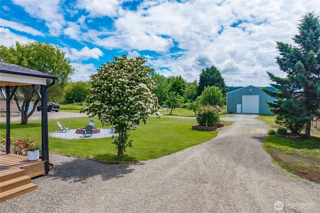 1827 Collins Road Enumclaw WA 98321