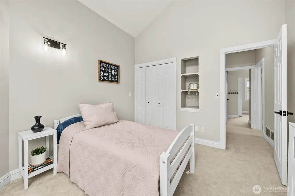 1827 Collins Road Enumclaw WA 98321