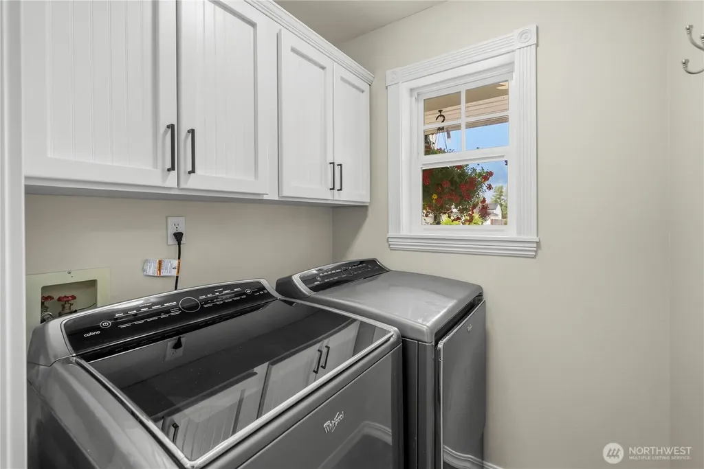 1827 Collins Road Enumclaw WA 98321