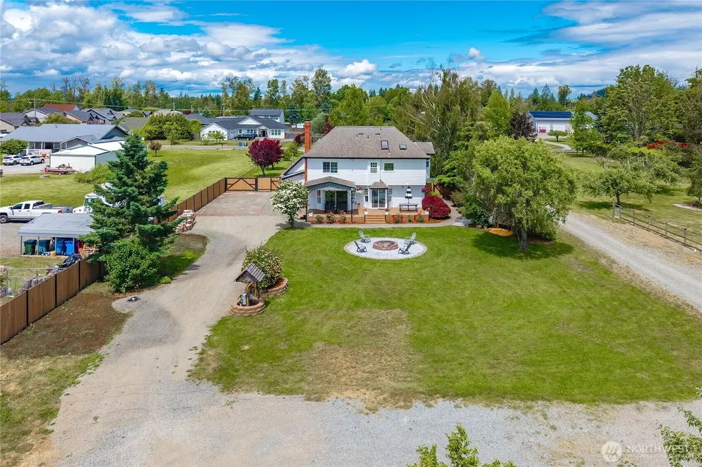 1827 Collins Road Enumclaw WA 98321