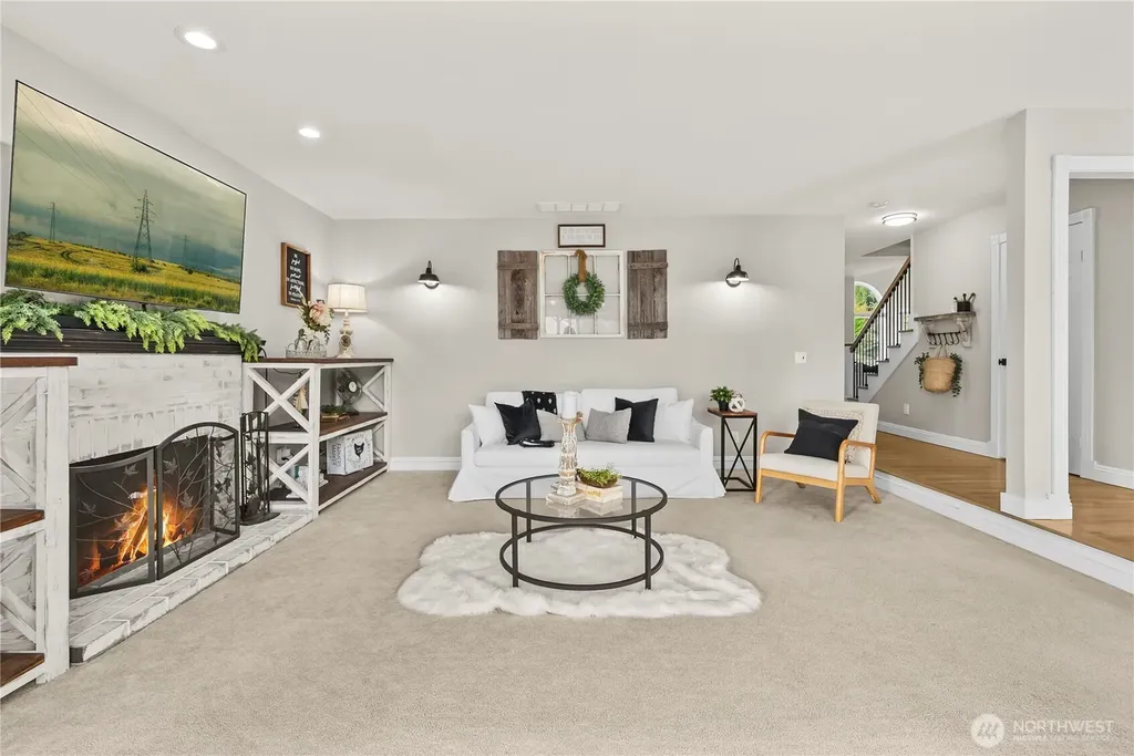 1827 Collins Road Enumclaw WA 98321