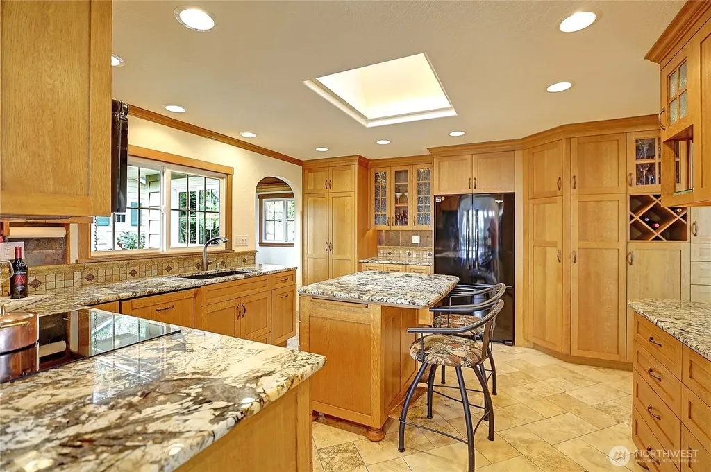 386 Shore Drive Camano Island WA 98282