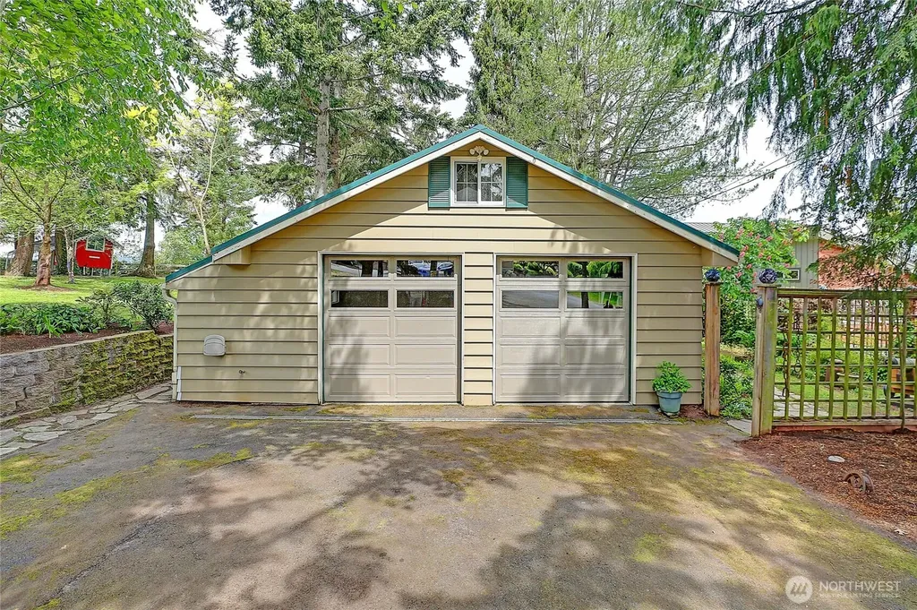 386 Shore Drive Camano Island WA 98282