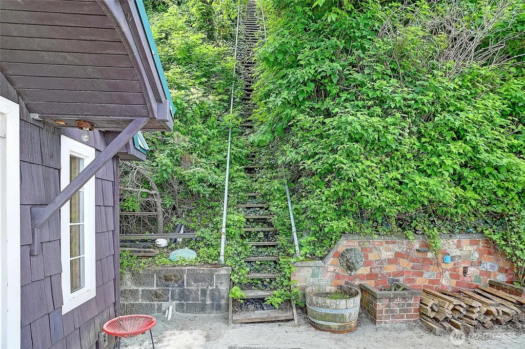 386 Shore Drive Camano Island WA 98282
