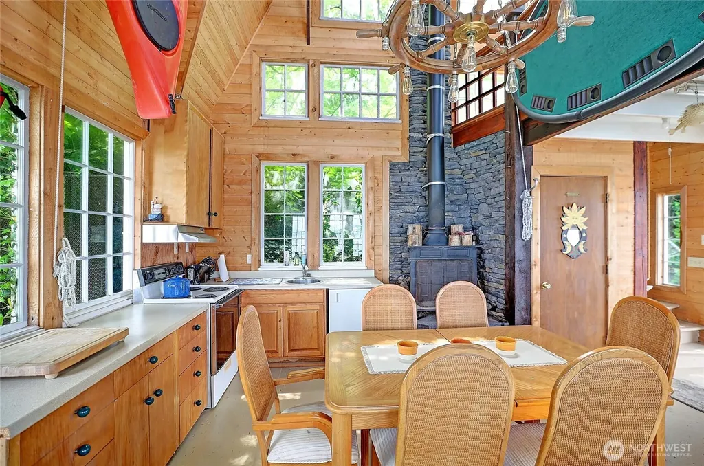 386 Shore Drive Camano Island WA 98282