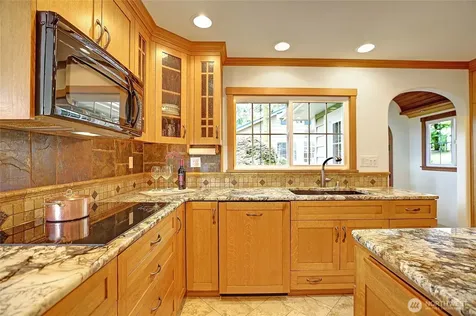 386 Shore Drive Camano Island WA 98282