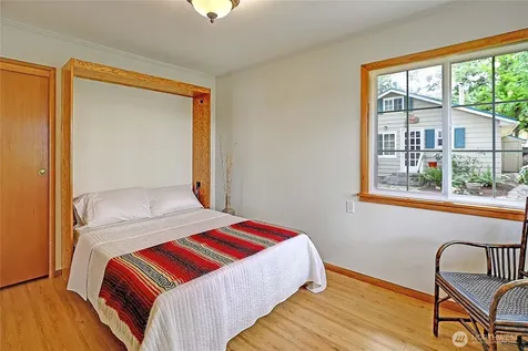 386 Shore Drive Camano Island WA 98282