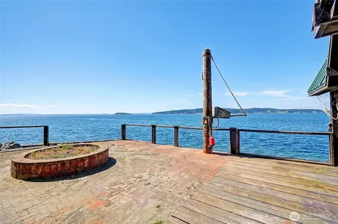 386 Shore Drive Camano Island WA 98282