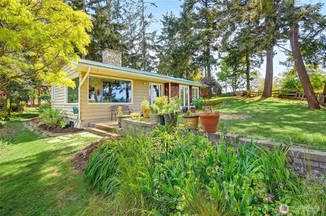 386 Shore Drive Camano Island WA 98282
