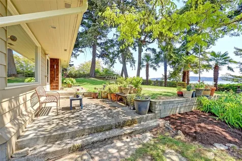 386 Shore Drive Camano Island WA 98282