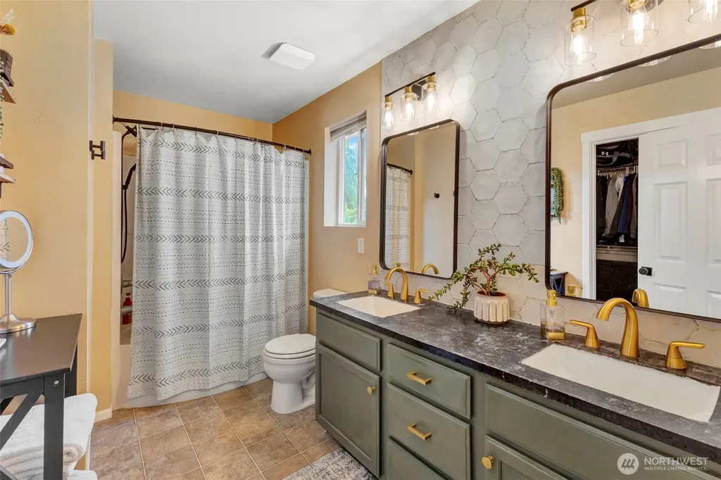 19019 96th Avenue Ct E Puyallup WA 98375