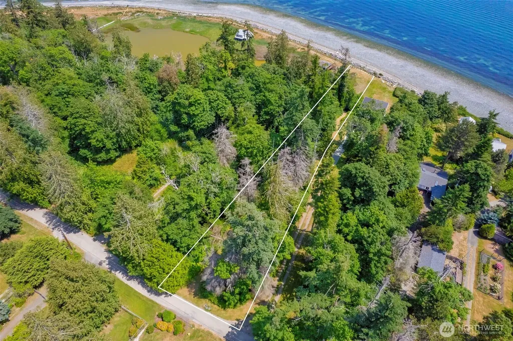20818 President Point Road NE Kingston WA 98346