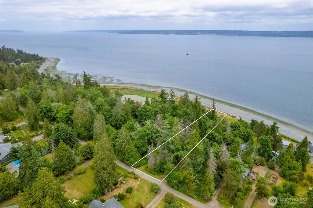 20818 President Point Road NE Kingston WA 98346