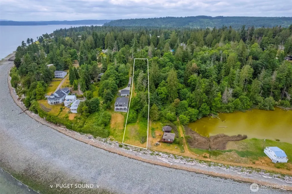 20818 President Point Road NE Kingston WA 98346