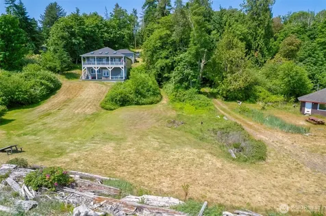 20818 President Point Road NE Kingston WA 98346