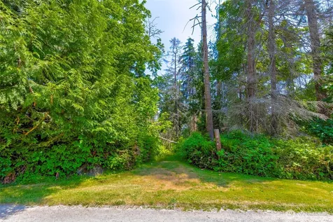 20818 President Point Road NE Kingston WA 98346