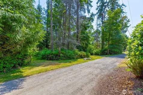 20818 President Point Road NE Kingston WA 98346