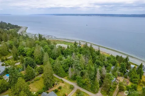 20818 President Point Road NE Kingston WA 98346