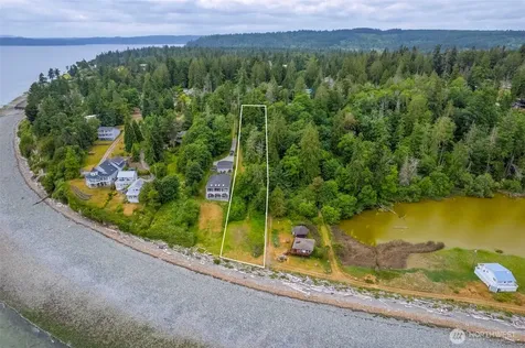 20818 President Point Road NE Kingston WA 98346