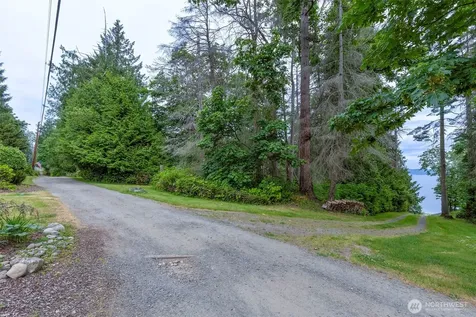 20818 President Point Road NE Kingston WA 98346