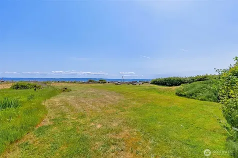 20818 President Point Road NE Kingston WA 98346