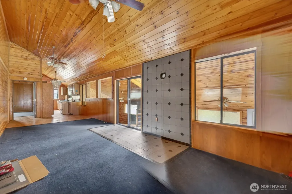 3266 Shady Court Valley WA 99181