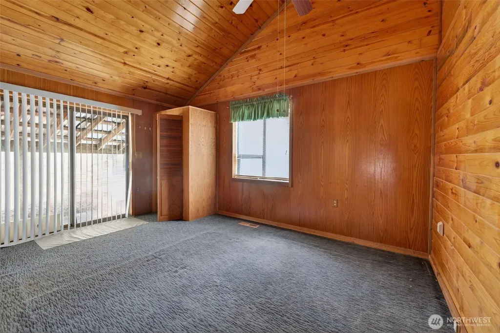 3266 Shady Court Valley WA 99181