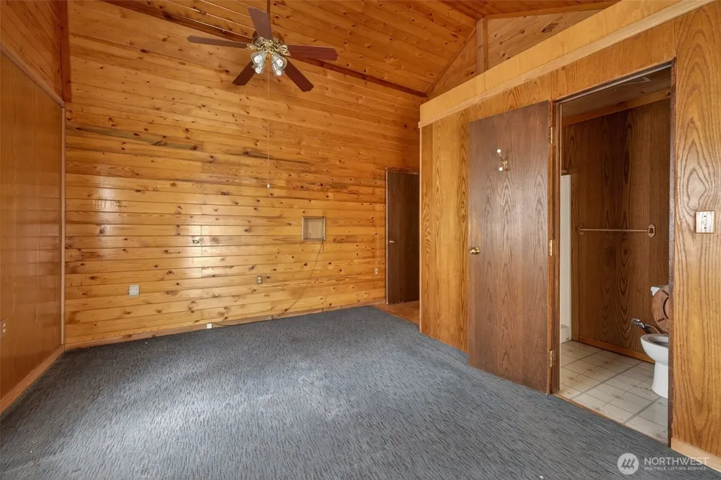 3266 Shady Court Valley WA 99181