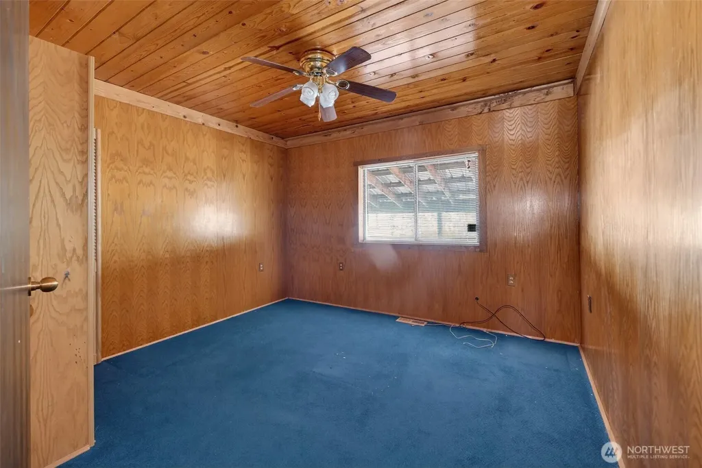 3266 Shady Court Valley WA 99181