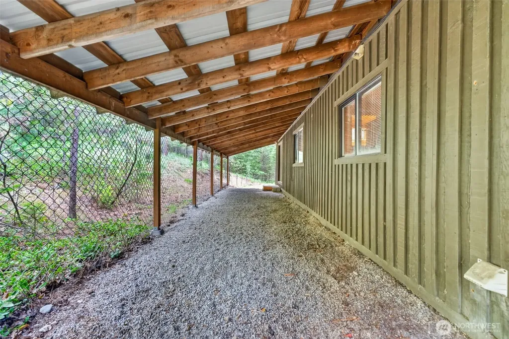 3266 Shady Court Valley WA 99181