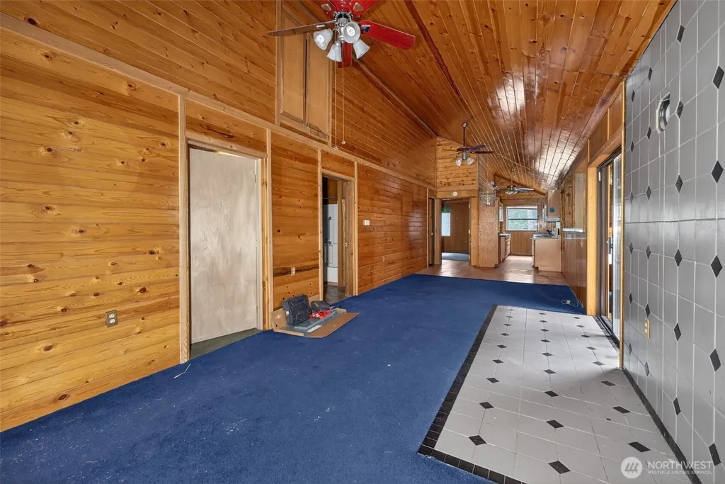 3266 Shady Court Valley WA 99181