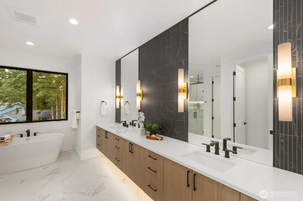 1755 NE 173 Avenue NE Bellevue WA 98008