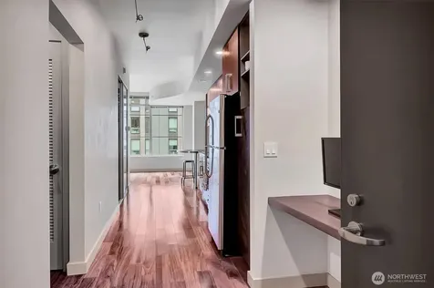 910 Lenora Street Seattle WA 98121