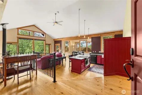 32 Cassal Road Winthrop WA 98862