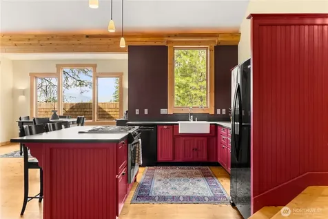 32 Cassal Road Winthrop WA 98862