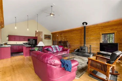 32 Cassal Road Winthrop WA 98862