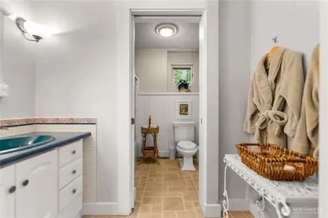 32 Cassal Road Winthrop WA 98862