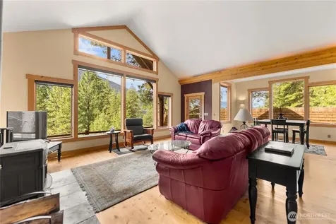 32 Cassal Road Winthrop WA 98862