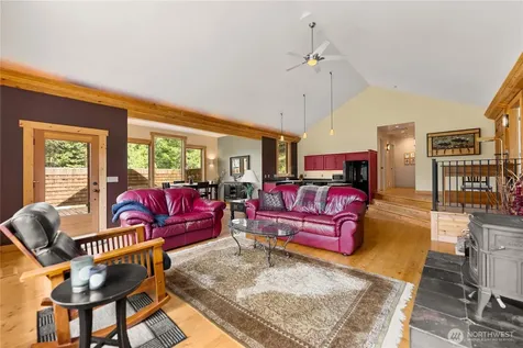32 Cassal Road Winthrop WA 98862